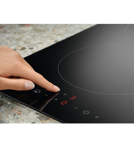 Варильна поверхня Electrolux LIT30230C
