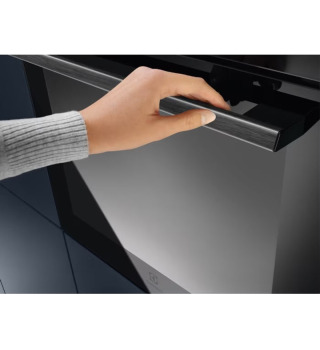 Духова шафа Electrolux LOD6C77WZ
